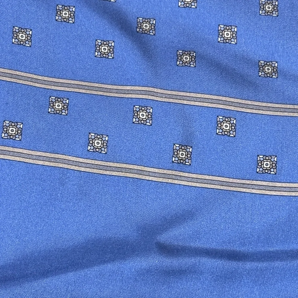 Guy Laroche Dark Blue 100% Wool And 100%Silk 11”X58” Opera /Tuxedo Scarf